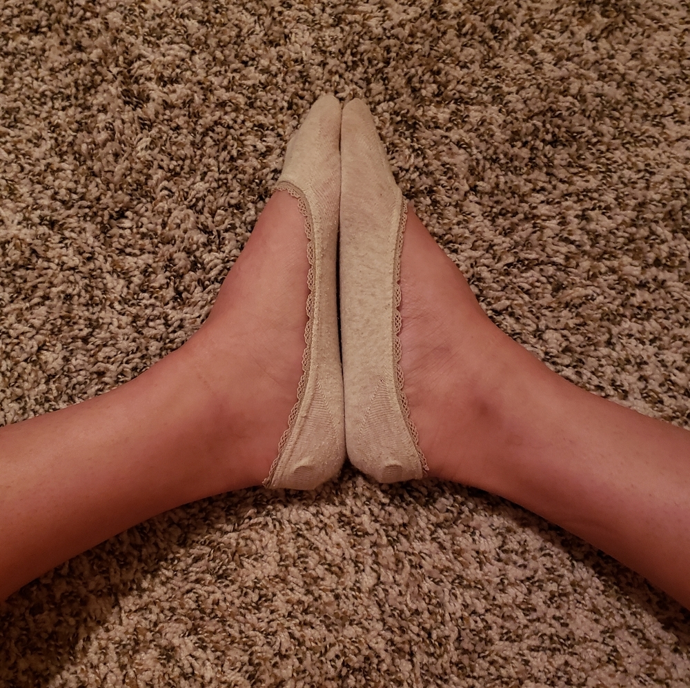 Worn Women's socks with ruffle edge